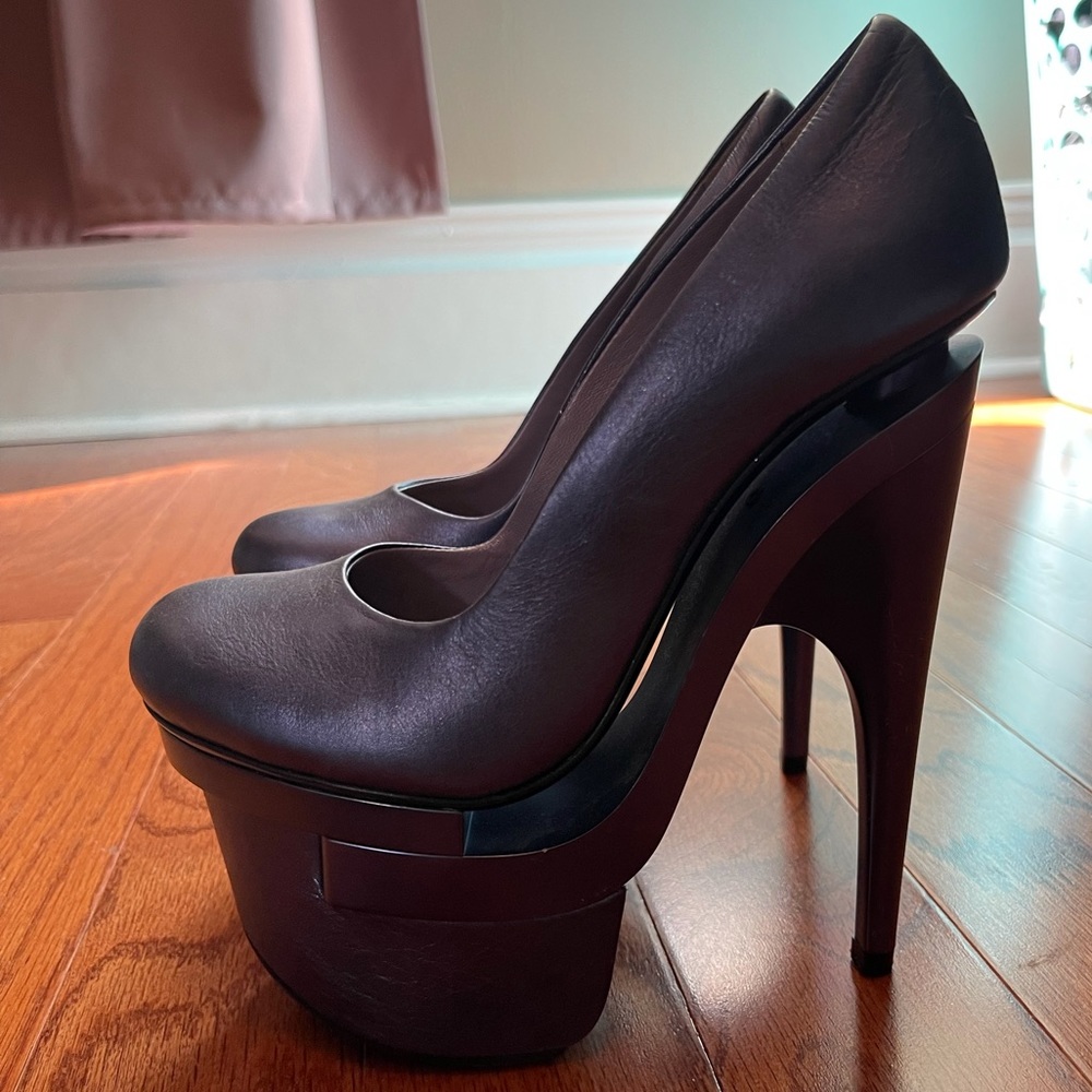 SkyHigh Versace Heels - Picture 8 of 10